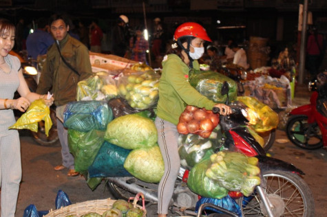 Chợ đầu mối cuối năm