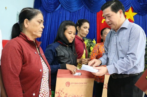 Uỷ ban Dân tộc thăm, chúc Tết tại xã Thanh Tùng