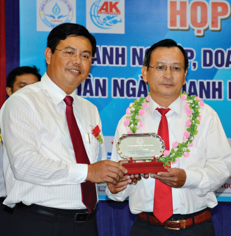 Đổi mới nền hành chính, nâng cao trách nhiệm người đứng đầu