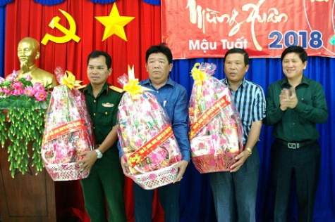 Vui xuân nhưng không quên nhiệm vụ quản lý, bảo vệ rừng