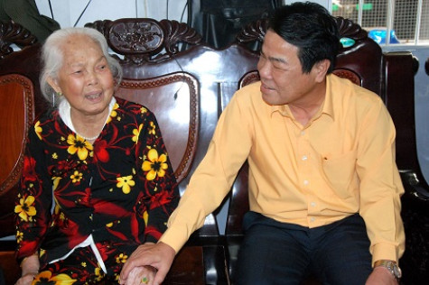 Thăm, chúc Tết nguyên Bí thư Tỉnh uỷ qua các thời kỳ