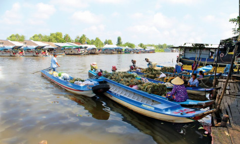 Chợ sông đón Tết