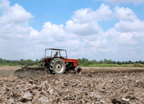 Khó khăn trong khâu cày ải