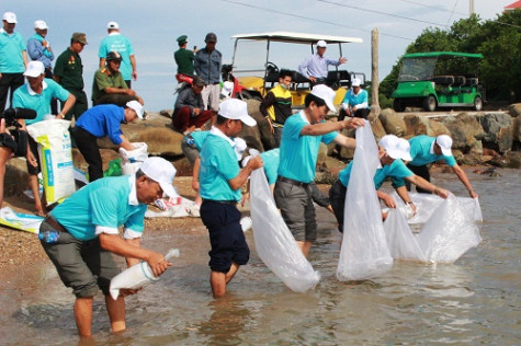 Thả 110.000 con giống hưởng ứng Tuần lễ Biển và Hải đảo Việt Nam