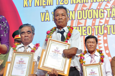 Nêu cao vai trò đảng viên cao tuổi