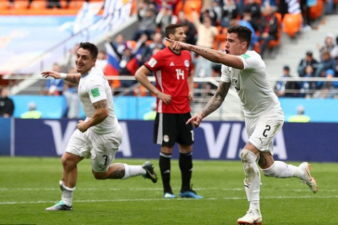 Bảng A, Ai Cập 0 – 1 Uruguay: chiến thắng muộn màng