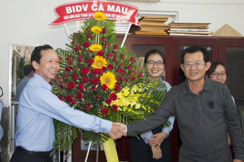 Nhiều cơ quan, đoàn thể đến thăm và chúc mừng nhân ngày Báo chí Việt Nam