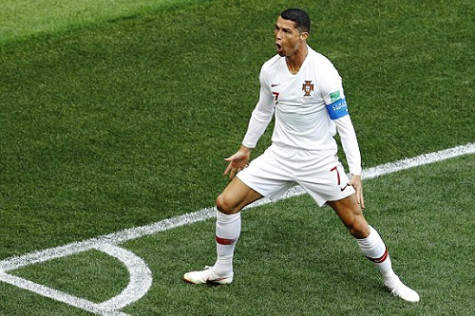 Ronaldo ghi bàn, tiễn Ma rốc về nước