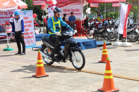 250 đoàn viên, thanh niên tham gia Ngày hội An toàn giao thông