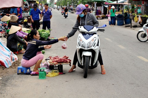 Thịt heo vỉa hè: Khó biết sạch hay không