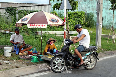 Chợ ven đường