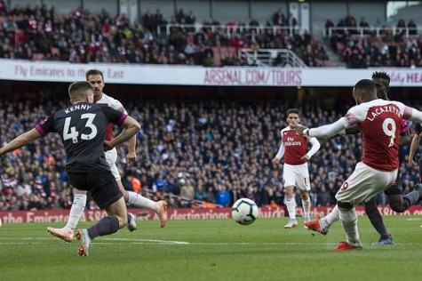 Liverpool trở lại ngôi đầu