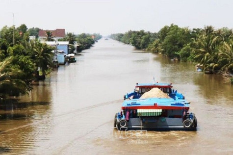 Kiểm tra tình hình giải toả chướng ngại vật trên sông