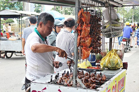 Mùa lễ hội với nỗi lo an toàn thực phẩm