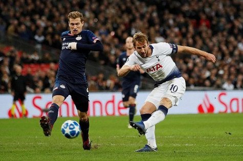 Ngược dòng đánh bại PSV, Tottenham có chiến thắng đầu tiên