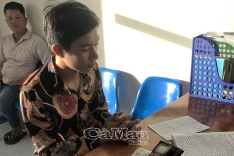 Tạm giữ đối tượng dùng dao lam rạch mùng trộm tài sản