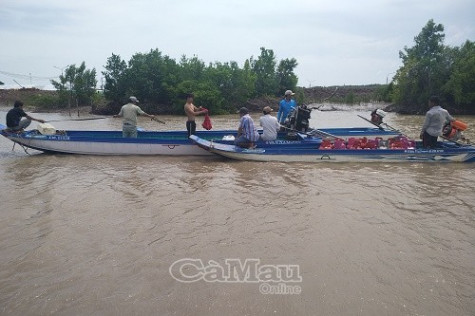 Chìm tàu hàng, thiệt hại gần 400 triệu đồng
