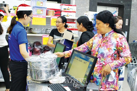 Hàng hoá giảm giá lớn dịp cuối năm