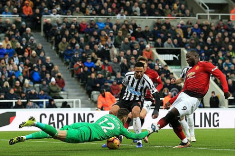 Lukaku ghi bàn ở giây 38 vào sân, Man Utd có thêm chiến thắng