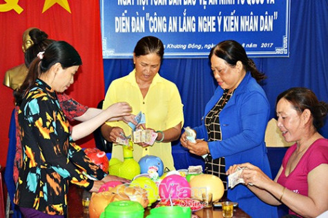 Năm Hợi kể chuyện nuôi heo đất