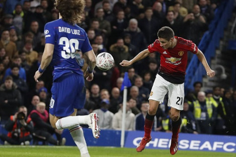 Thắng thuyết phục Chelsea, Man Utd vào tứ kết