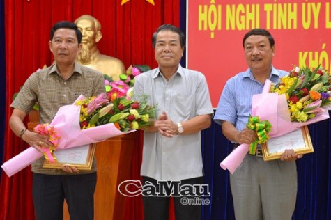 Công bố quyết định nhân sự và cho ý kiến về việc sắp xếp bộ máy tổ chức