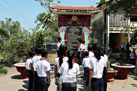 Giáo dục truyền thống cách mạng cho học sinh