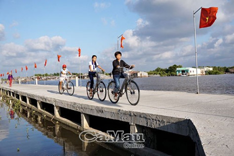 Nhiều công trình, dự án có lợi cho dân