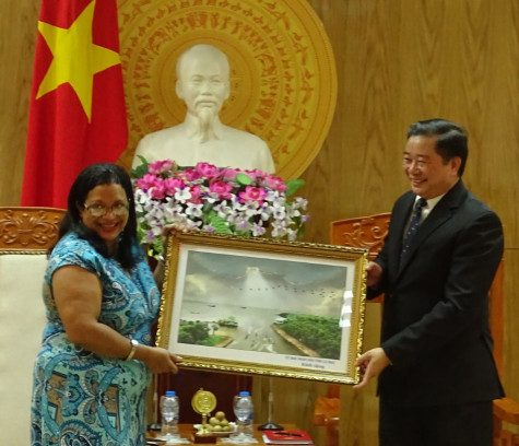 Cuba mong muốn liên doanh, chuyển giao công nghệ sản xuất thuốc