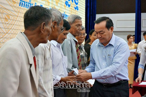 Khi ý Đảng hợp lòng đồng bào dân tộc