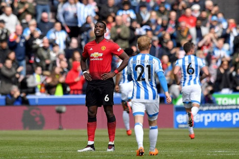 Hòa bạc nhược Huddersfield, Man Utd hết cửa vào top 4