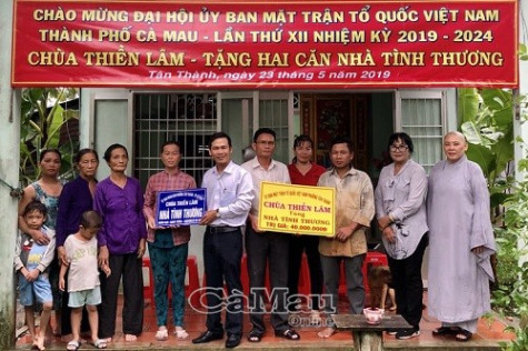 Thêm 2 căn nhà Đại đoàn kết đến với người nghèo