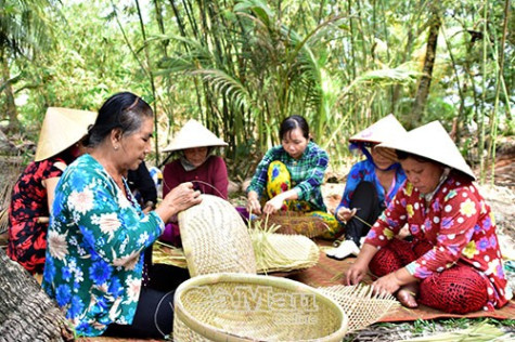 Vực dậy làng nghề đan đát