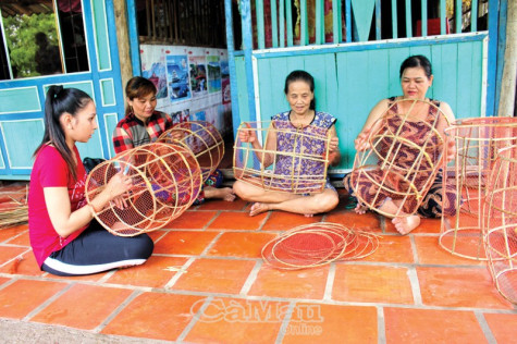 Thêm thu nhập từ nghề đan lờ