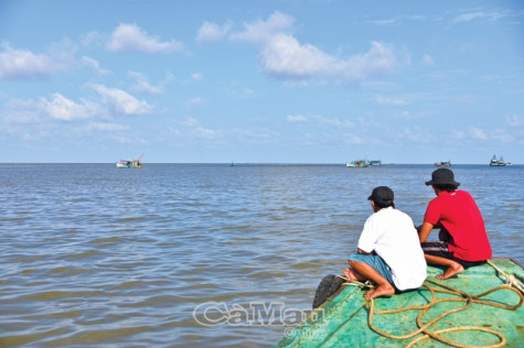 Nhọc nhằn nghề cạo thôn