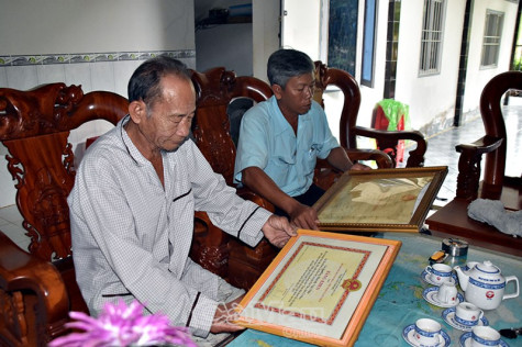 Đổi thay trên vùng kháng chiến