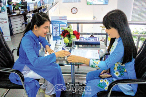 Tăng huy động, kiềm  chế nợ xấu cuối năm
