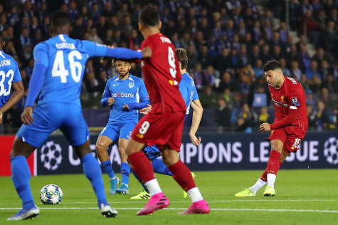 Chamberlain tỏa sáng, Liverpool thắng tưng bừng trước Genk