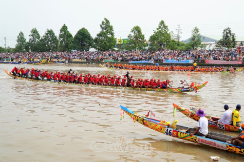 Sắc màu lễ hội