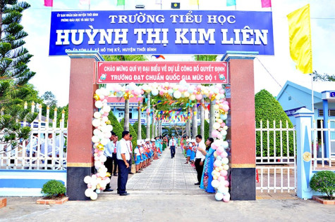 Niềm vui trường vùng sâu đạt chuẩn