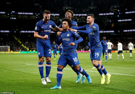 Willian tỏa sáng, Chelsea vùi dập Tottenham