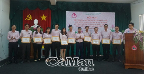 818 tập thể và 3.279 cá nhân được tuyên dương