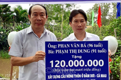 Ban liên lạc đồng hương Bạc Liêu - Cà Mau tại TP Hồ Chí Minh: Xây cầu, xây nhà tặng gia đình nạn nhân da cam