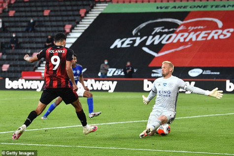 Hàng thủ tệ hại, Leicester City “phơi áo” trướcBournemouth