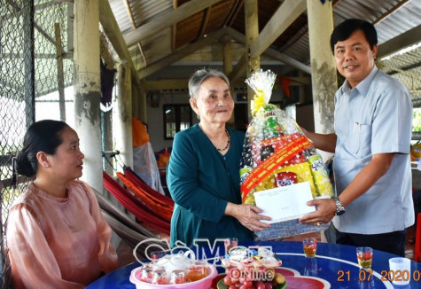 Khởi động chuỗi hoạt động tri ân gia đình thương binh, liệt sĩ