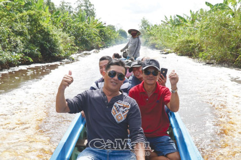 Hương Tràm níu chân du khách