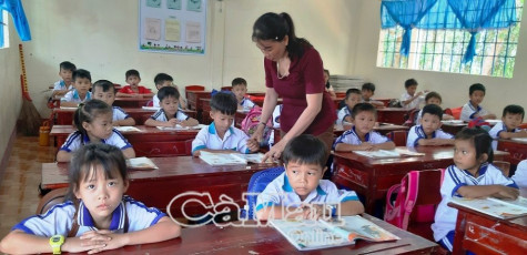 Các trường khẩn trương hoàn trả khoản thu trái quy định