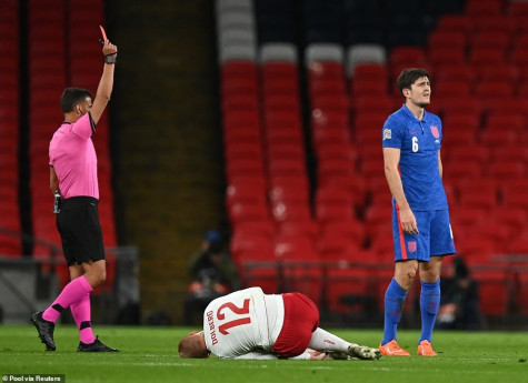 Hàng thủ sai lầm, tuyển Anh thua Đan Mạch tại Wembley