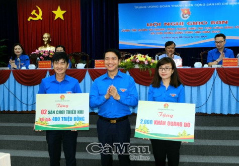 Hội nghị giao ban công tác Đoàn: “Tuổi trẻ Việt Nam tự hào tiến bước dưới cờ Đảng”