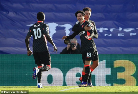 Tiền đạo thăng hoa, Liverpool hủy diệt Crystal Palace.